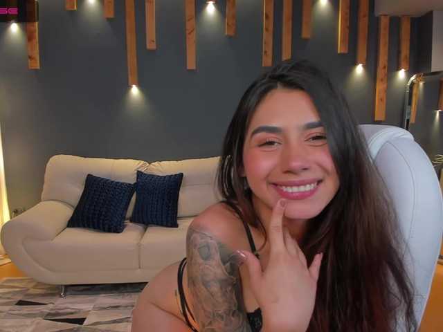 Live sex webcam photo for EllieMitchell #287929445