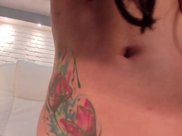 Live sex webcam photo for EllieMitchell #287929467