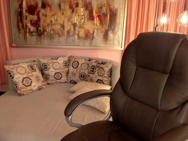 Live sex webcam photo for EllieMitchell #287929557