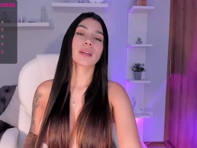 Live sex webcam photo for EllieMitchell #287929577