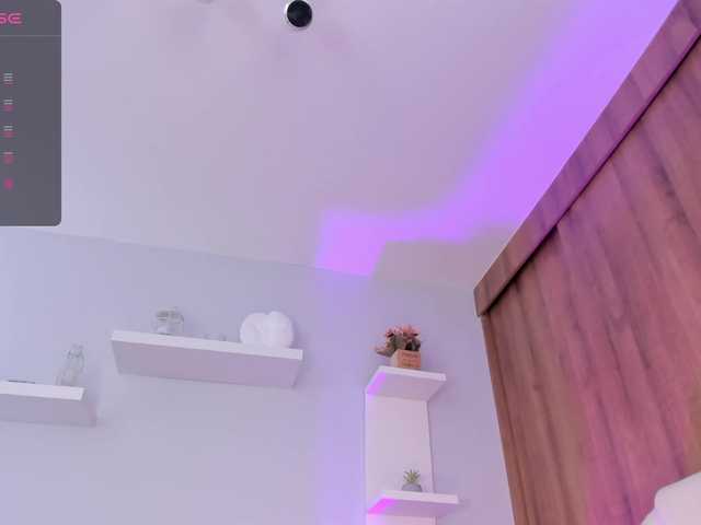 Live sex webcam photo for EllieMitchell #287929580