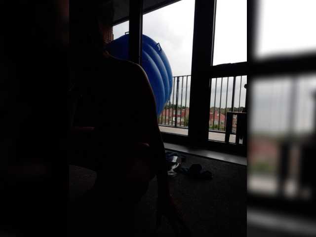 Live sex webcam photo for EllieNewman #275631971