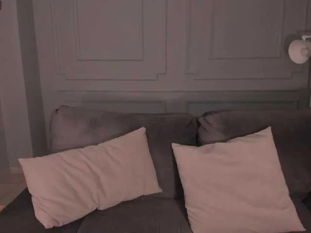 Live sex webcam photo for EllieScott #290600702