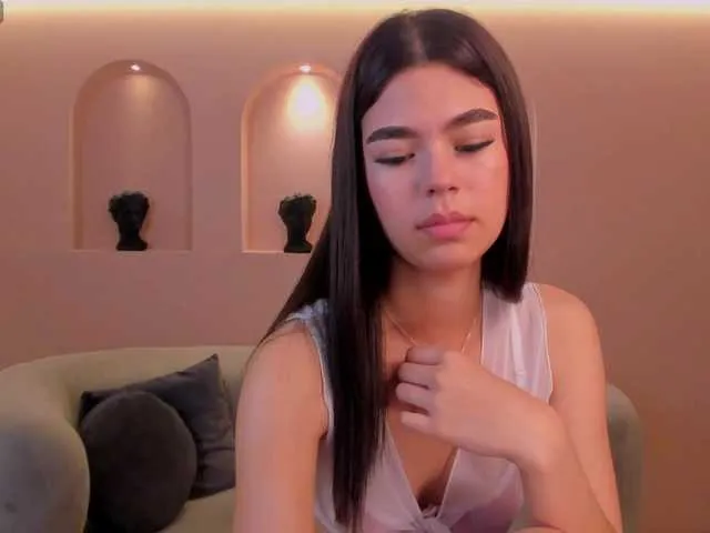 Live sex webcam photo for EllieScott #290668499
