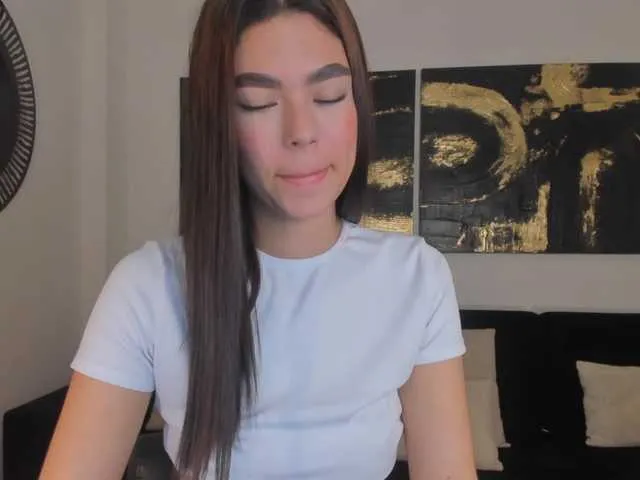 Live sex webcam photo for EllieScott #291057574