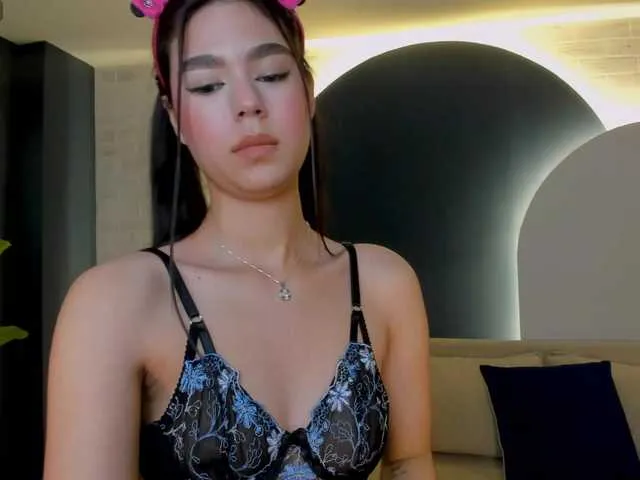 Live sex webcam photo for EllieScott #291207542