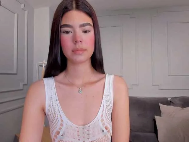 Live sex webcam photo for EllieScott #291231399