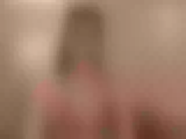 Live sex webcam photo for EllieScott #291435386