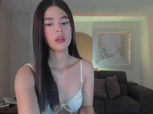 Live sex webcam photo for EllieScott #291640988