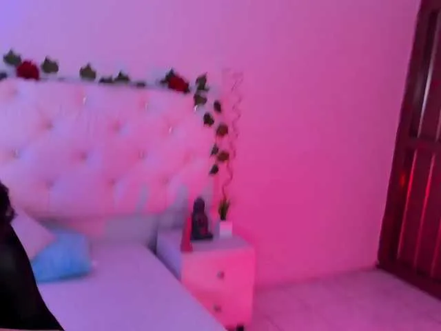 Live sex webcam photo for Elliot-Young #290336216