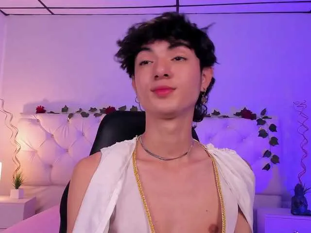Live sex webcam photo for Elliot-Young #290350375