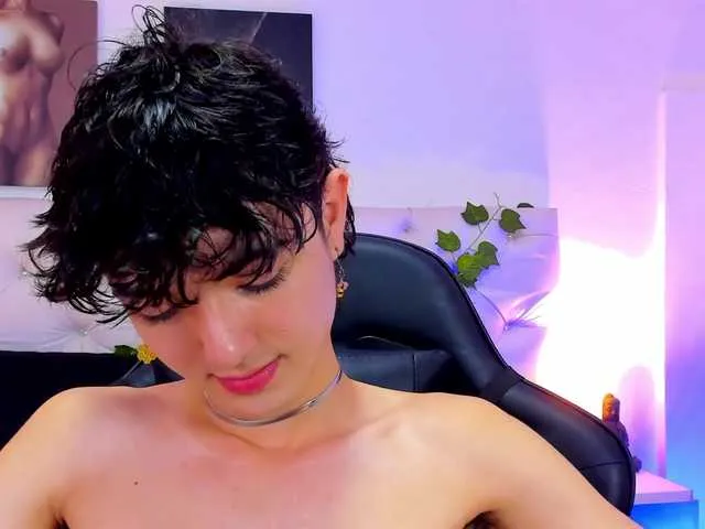 Live sex webcam photo for Elliot-Young #290643042