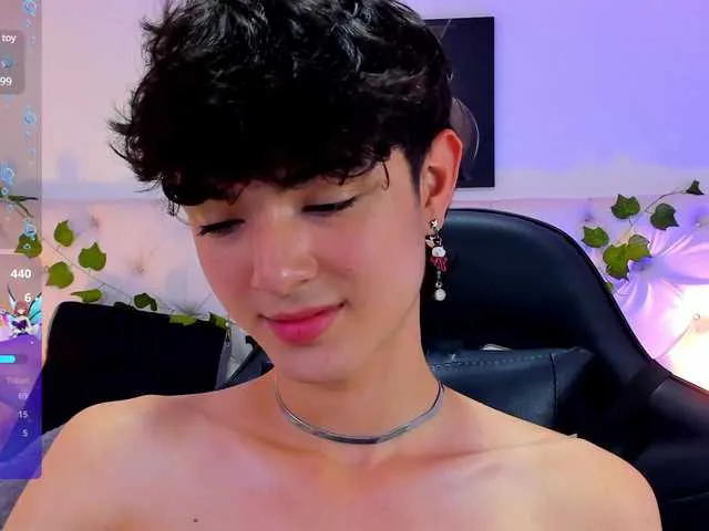Live sex webcam photo for Elliot-Young #290663100