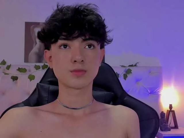 Live sex webcam photo for Elliot-Young #290985818