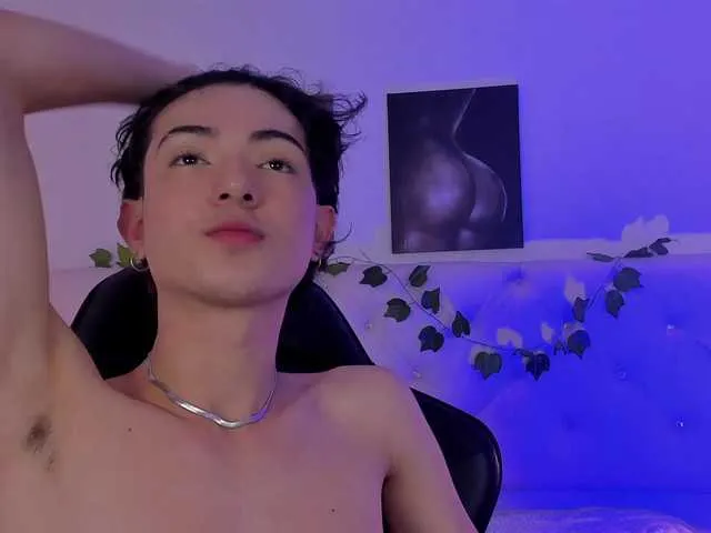 Live sex webcam photo for Elliot-Young #291052228