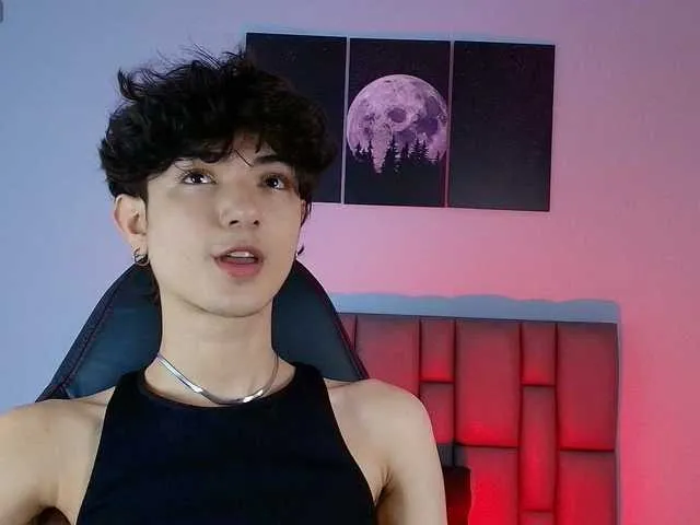 Live sex webcam photo for Elliot-Young #291148237