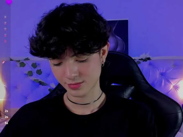 Live sex webcam photo for Elliot-Young #291193269
