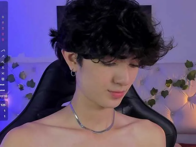 Live sex webcam photo for Elliot-Young #291702340