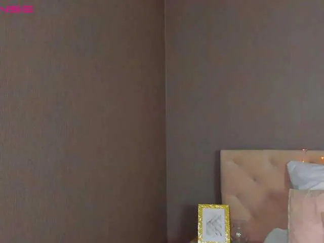 Live sex webcam photo for Ellis-Red #275578563