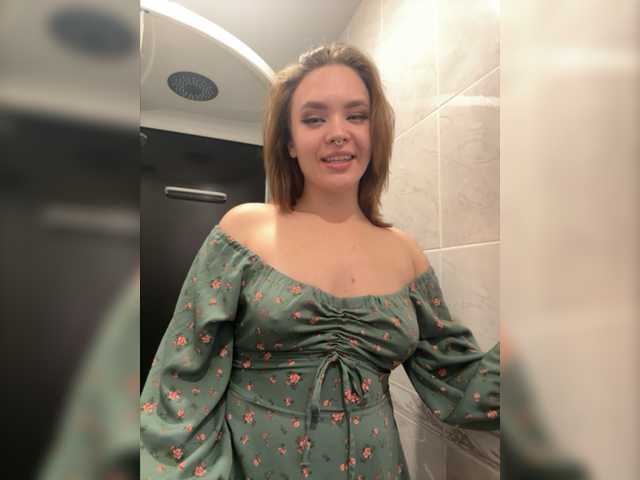 Live sex webcam photo for Ellis-Red #276585422