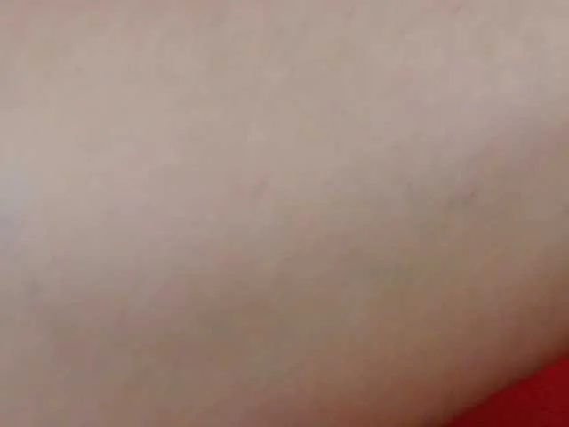 Live sex webcam photo for EllynXXX #273097741