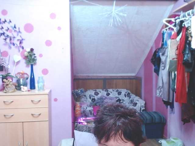 Live sex webcam photo for Elmira63 #273282345