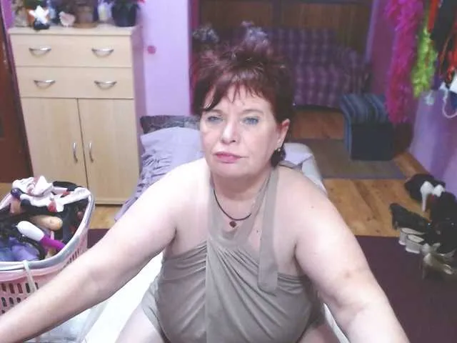 Live sex webcam photo for Elmira63 #276725790