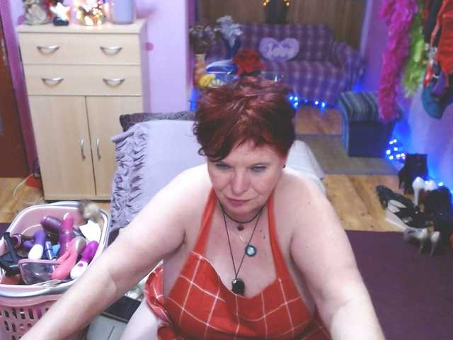 Live sex webcam photo for Elmira63 #276852541