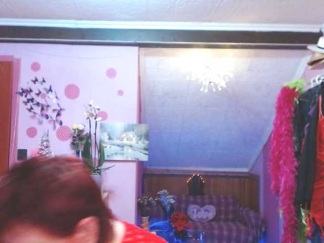 Live sex webcam photo for Elmira63 #276900448