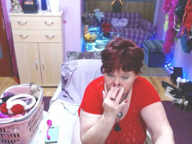 Live sex webcam photo for Elmira63 #276929756