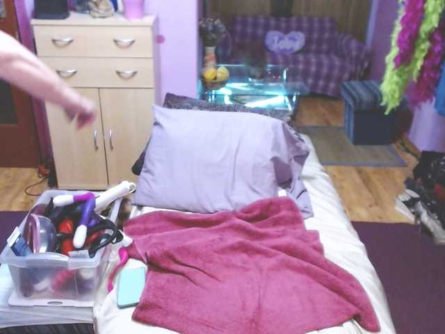 Live sex webcam photo for Elmira63 #277257378