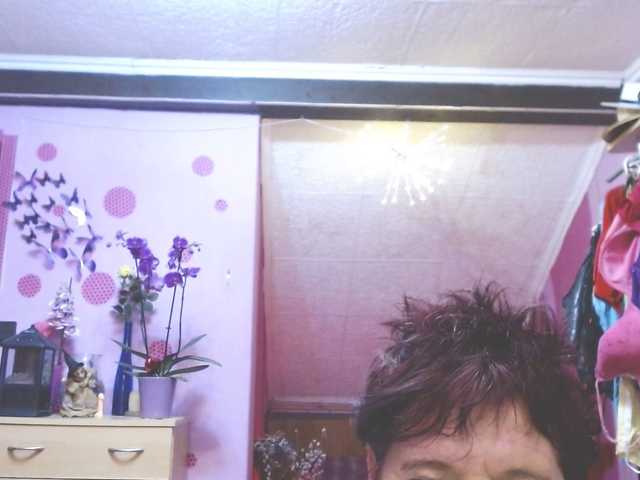 Live sex webcam photo for Elmira63 #277503866