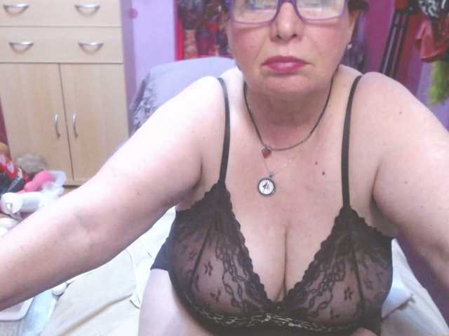 Live sex webcam photo for Elmira63 #277908174