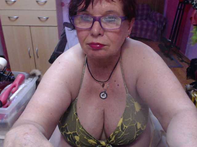 Live sex webcam photo for Elmira63 #278096035