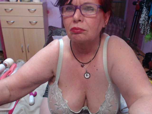 Live sex webcam photo for Elmira63 #278109762