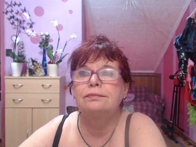 Live sex webcam photo for Elmira63 #278155110