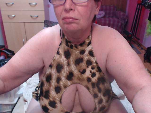 Live sex webcam photo for Elmira63 #278197138