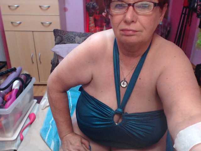 Live sex webcam photo for Elmira63 #278225314