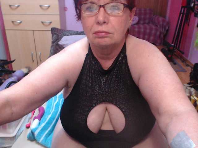 Live sex webcam photo for Elmira63 #278230444