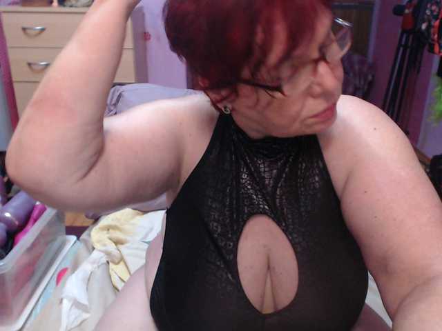 Live sex webcam photo for Elmira63 #278293228