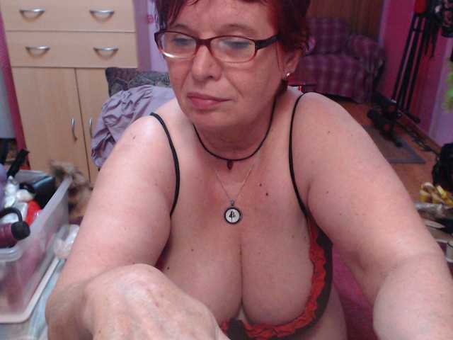 Live sex webcam photo for Elmira63 #278307620