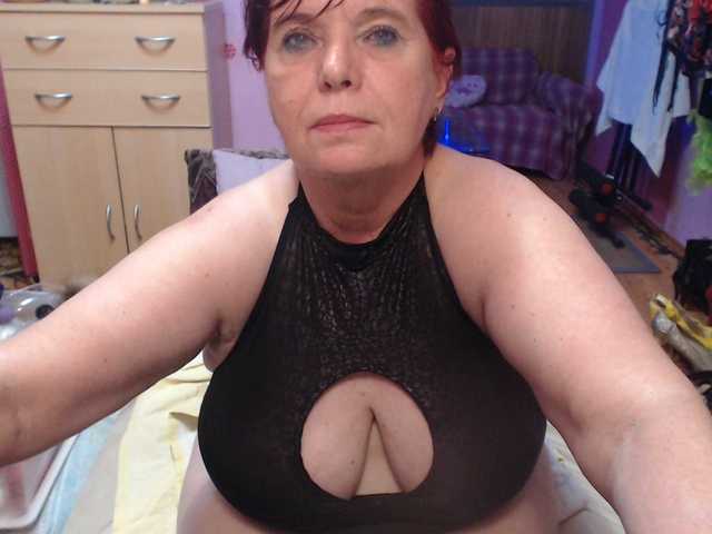 Live sex webcam photo for Elmira63 #287185861