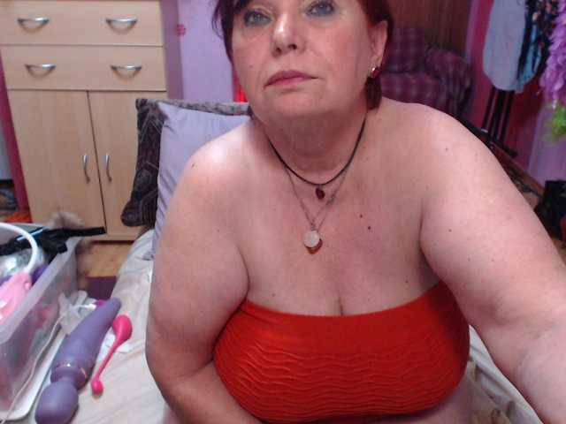 Live sex webcam photo for Elmira63 #288513033