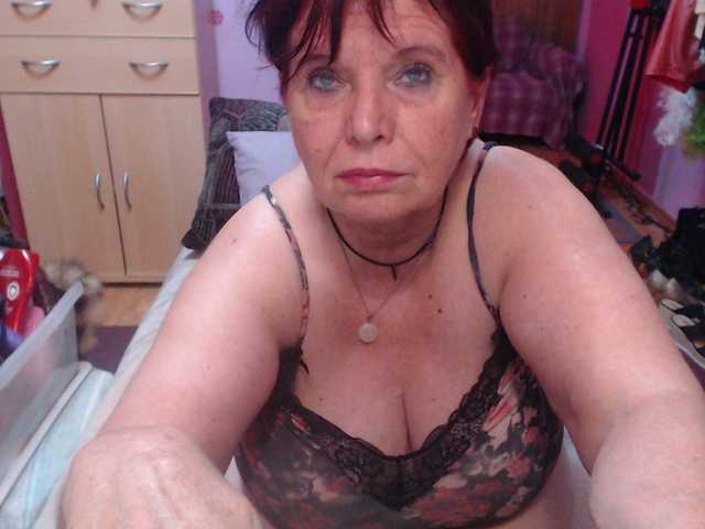 Live sex webcam photo for Elmira63 #290023355