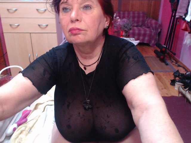 Live sex webcam photo for Elmira63 #290151517