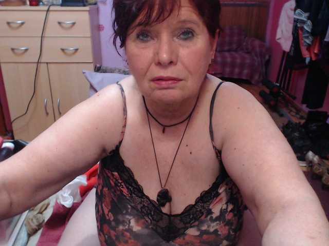 Live sex webcam photo for Elmira63 #290301482