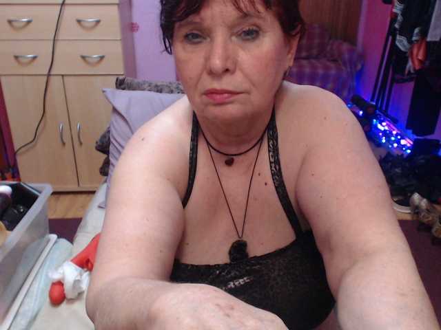 Live sex webcam photo for Elmira63 #290309481