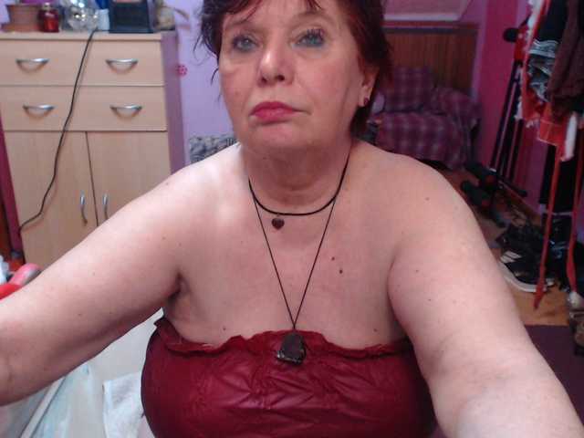 Live sex webcam photo for Elmira63 #290348474