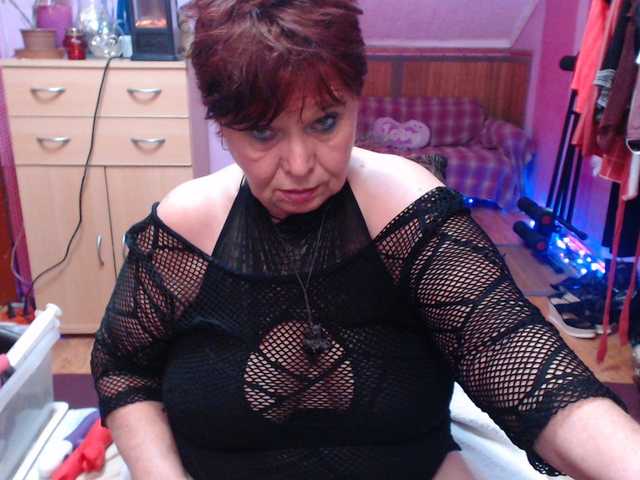 Live sex webcam photo for Elmira63 #290382639