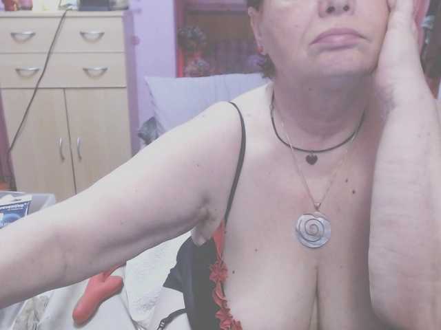 Live sex webcam photo for Elmira63 #290615869